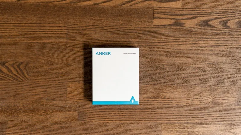 「Anker PowerLine III Flow」の箱